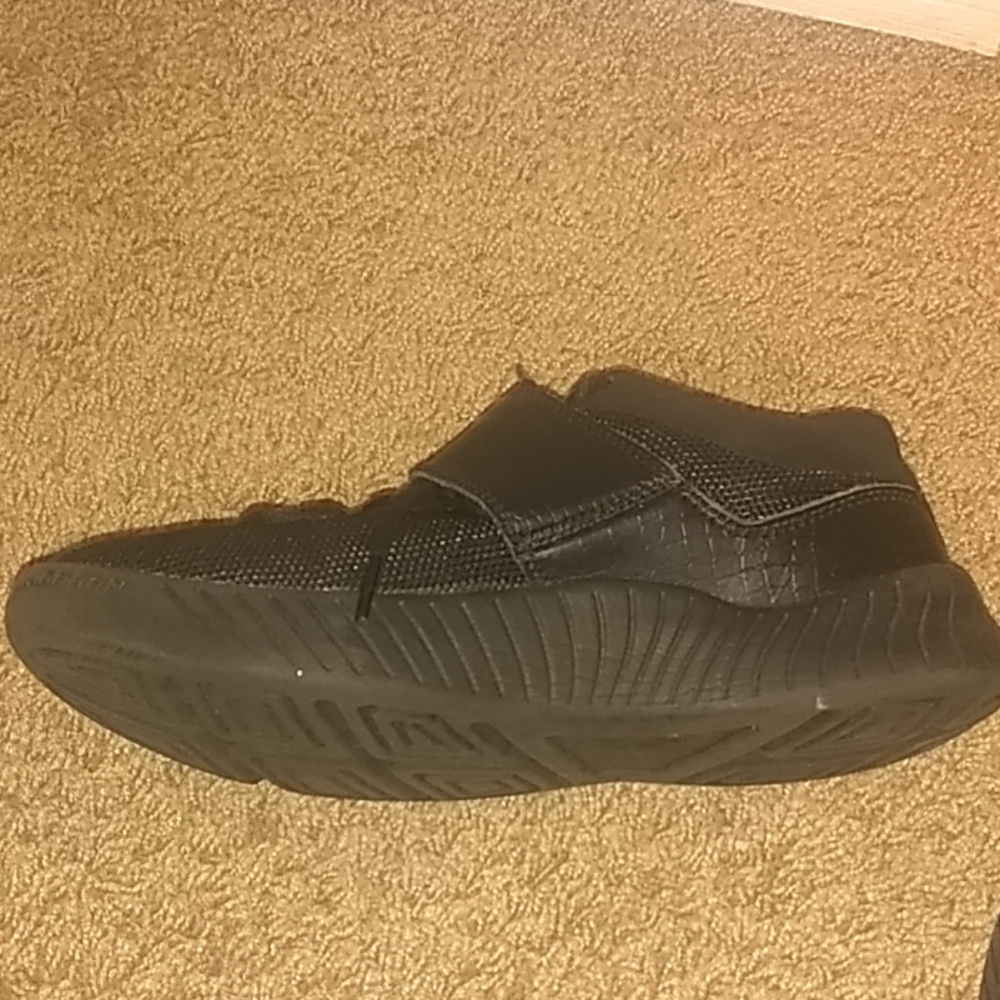 Shoes - Picture 2 of 4